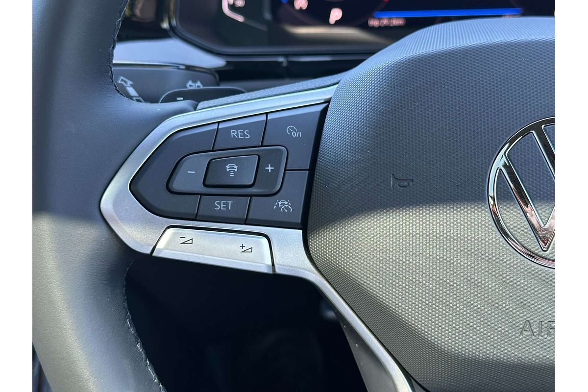 2024 Volkswagen T-Roc 140TSI R-Line D11