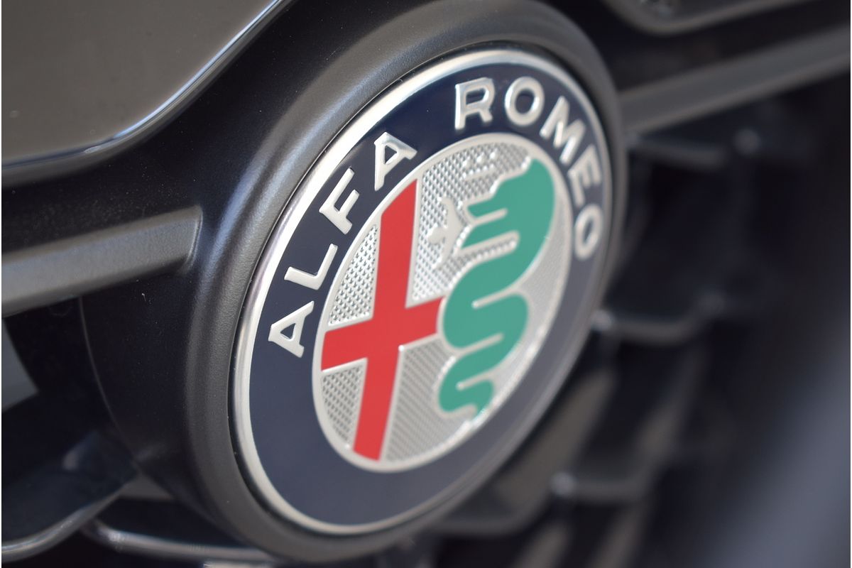 2023 Alfa Romeo Tonale Veloce Plug-In Hybrid