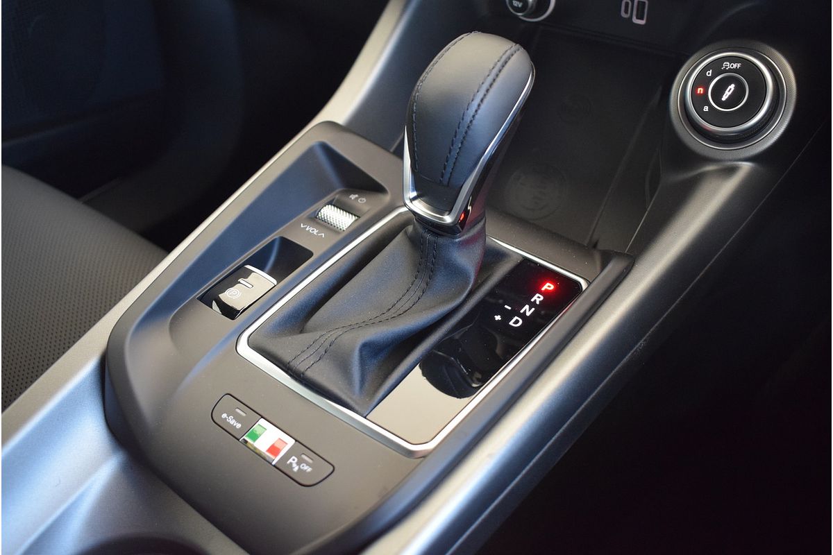 2023 Alfa Romeo Tonale Veloce Plug-In Hybrid