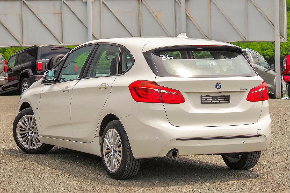 2015 BMW 2 Series 218i Sport Line F45