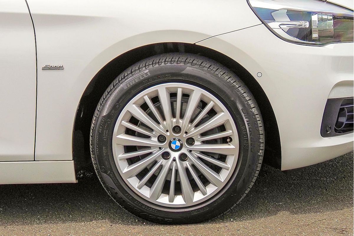 2015 BMW 2 Series 218i Sport Line F45