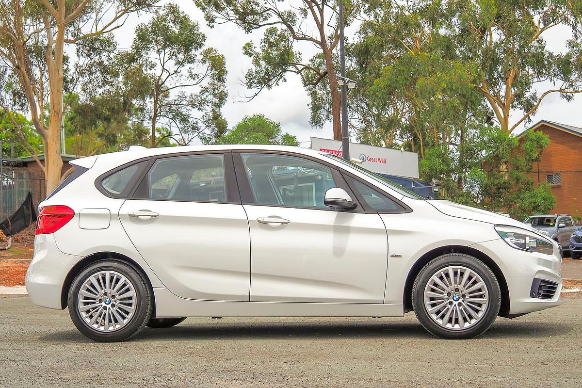 2015 BMW 2 Series 218i Sport Line F45