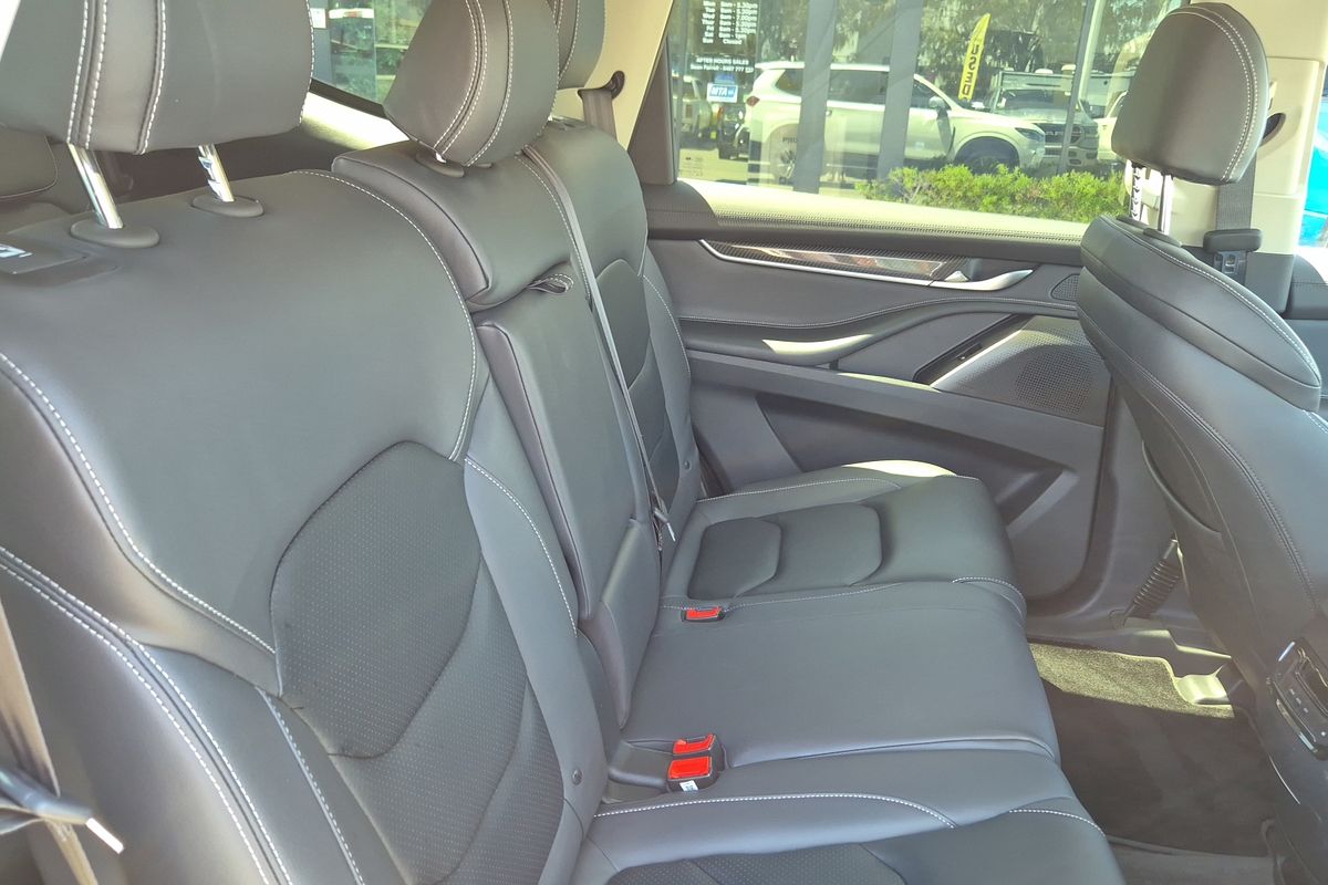 2024 LDV D90 Executive SV9A