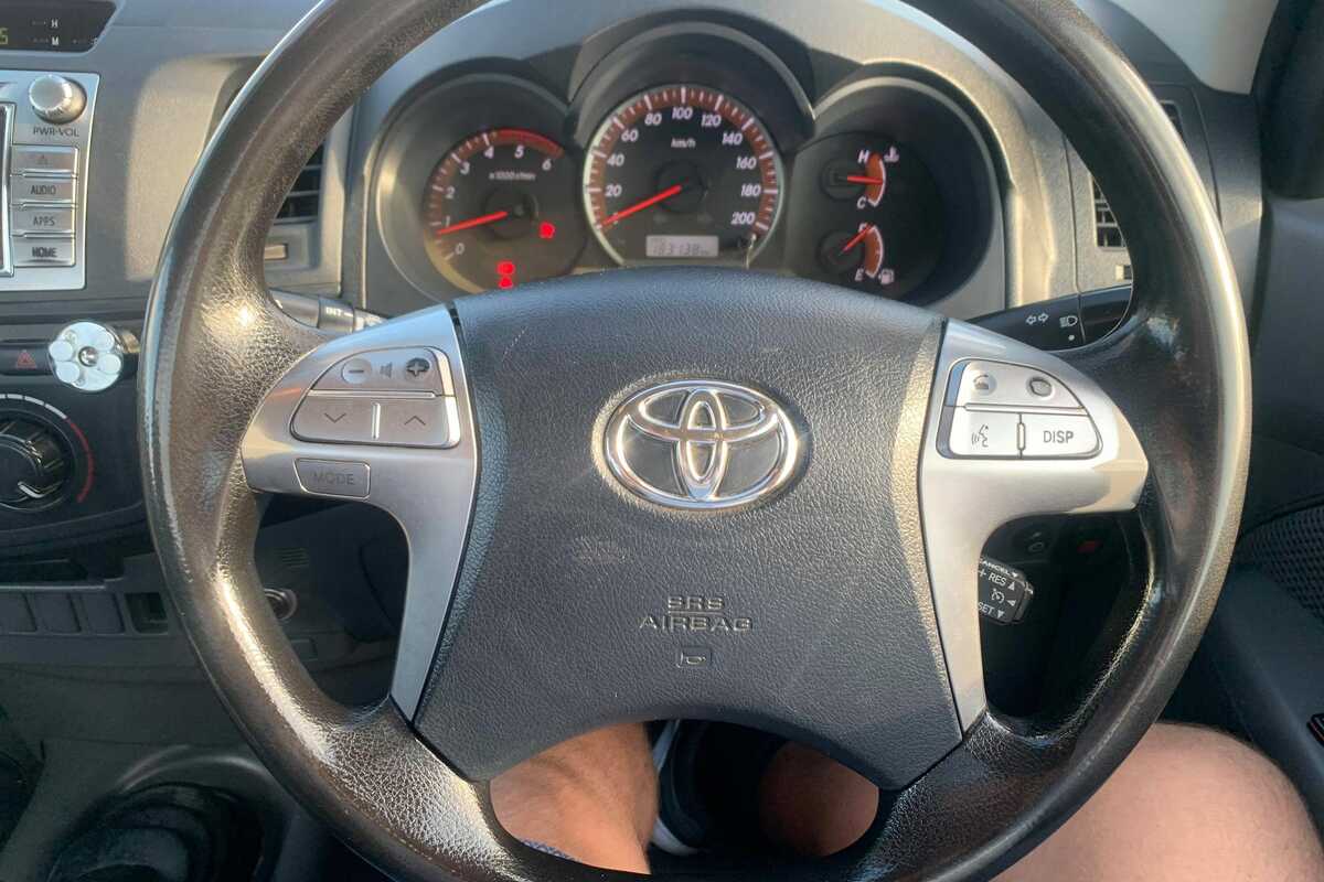 2014 Toyota HILUX SR MAN
