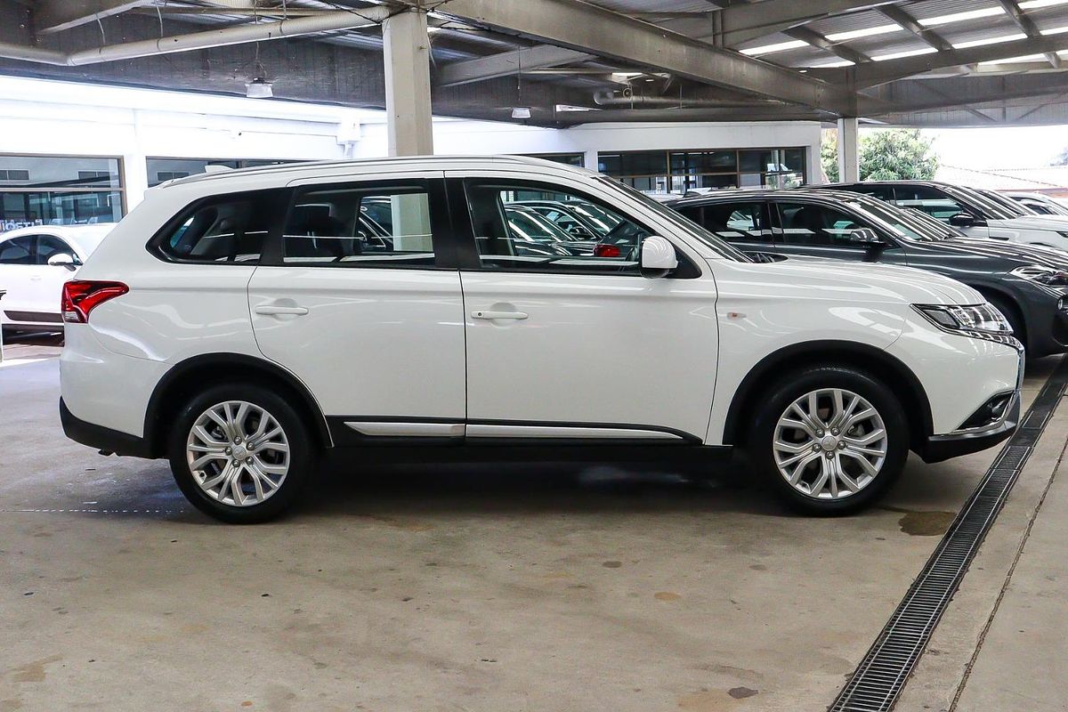 2020 Mitsubishi Outlander LS ZL