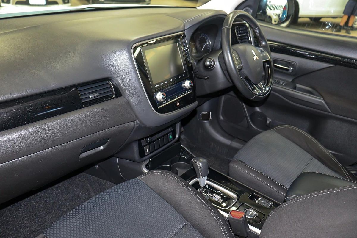 2020 Mitsubishi Outlander LS ZL