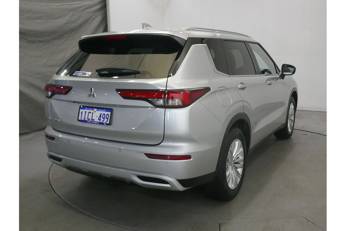 2023 Mitsubishi Outlander LS ZM