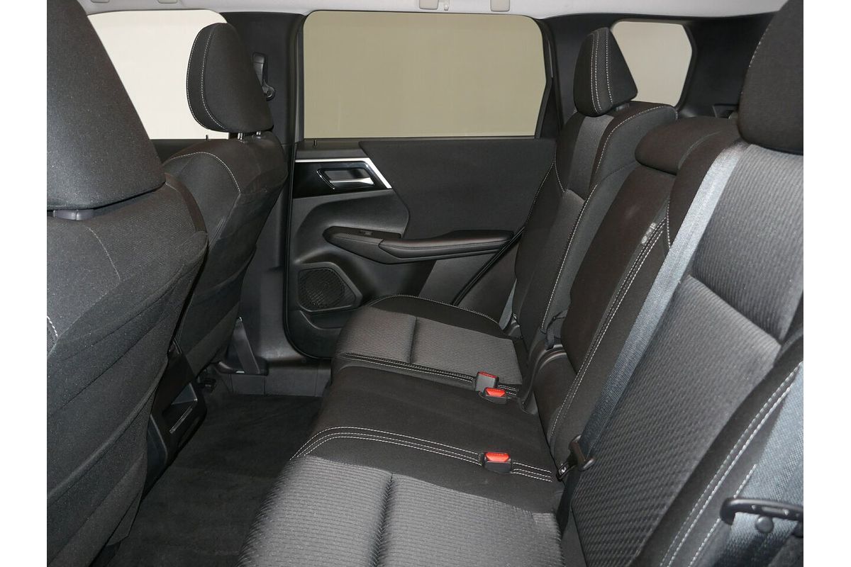 2023 Mitsubishi Outlander LS ZM