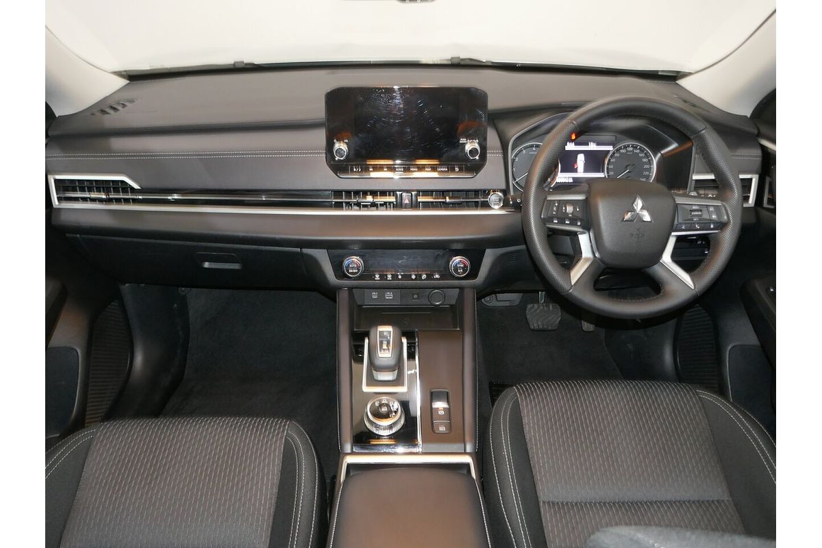 2023 Mitsubishi Outlander LS ZM