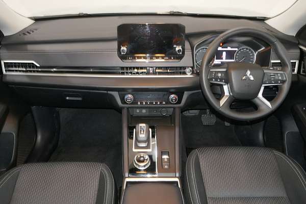2023 Mitsubishi Outlander LS ZM