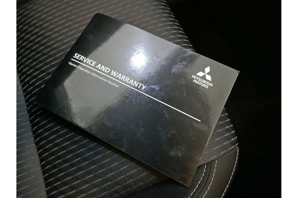 2023 Mitsubishi Outlander LS ZM
