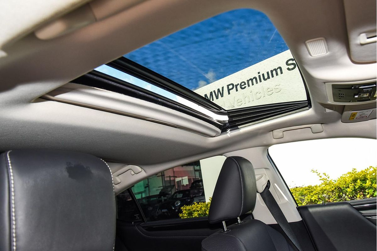 2021 Lexus ES ES300h Luxury AXZH10R