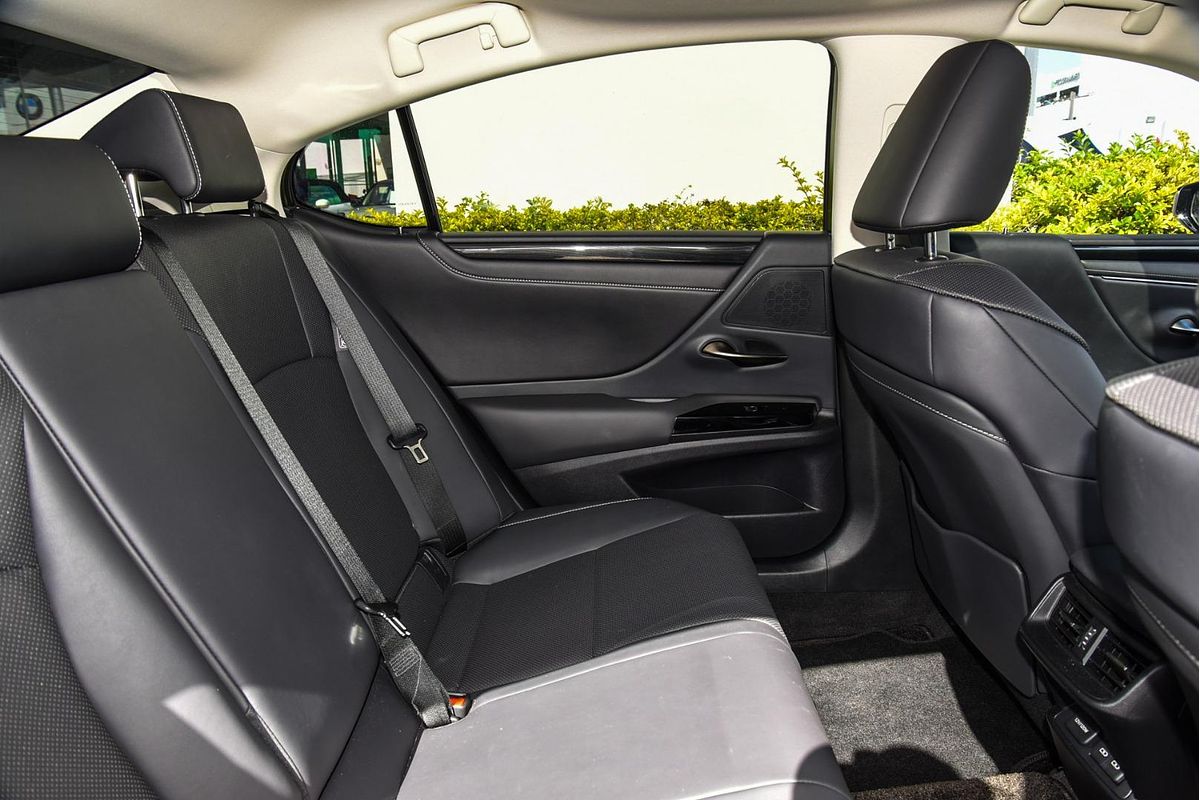 2021 Lexus ES ES300h Luxury AXZH10R