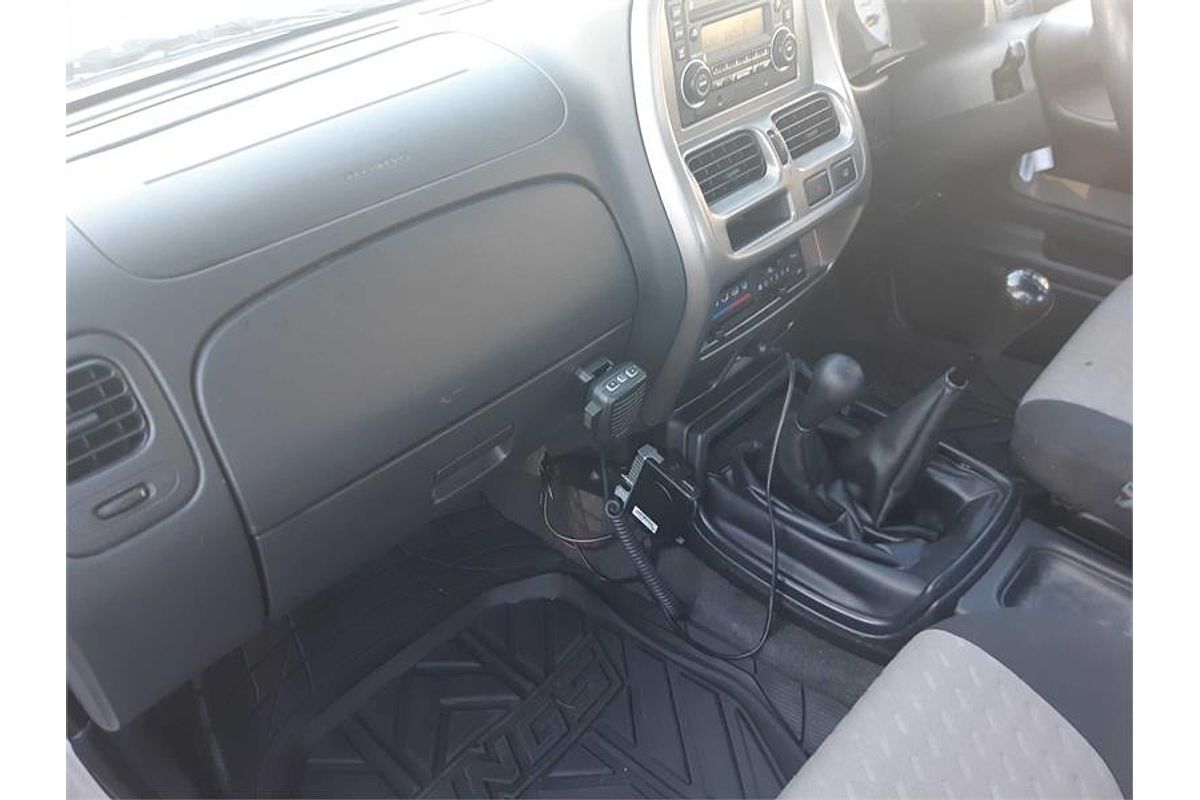 2013 Nissan NAVARA ST-R (4x4) D22 SERIES 5 4X4