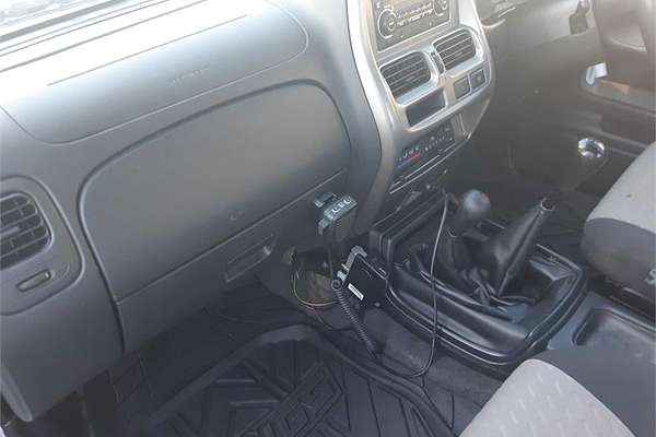 2013 Nissan NAVARA ST-R (4x4) D22 SERIES 5 4X4