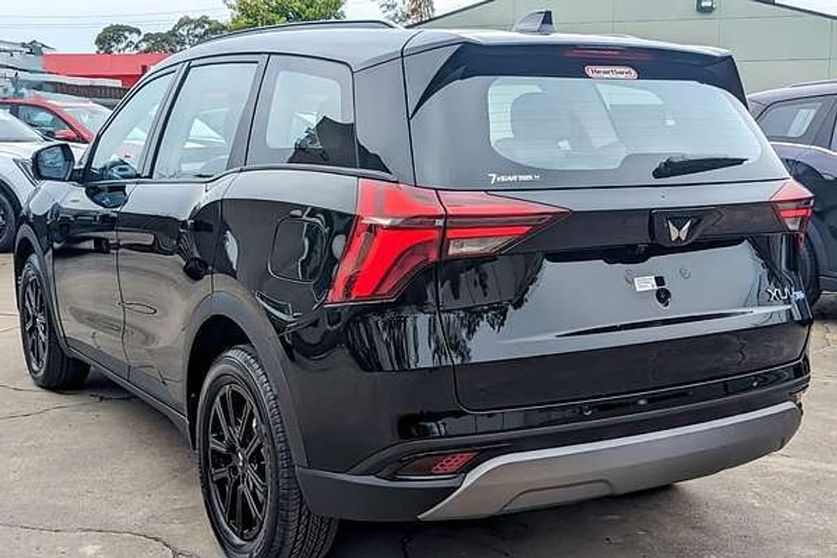 2024 Mahindra XUV700 AX7L Black Edition