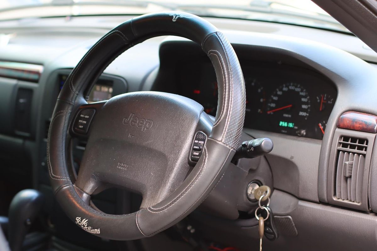 2000 Jeep Grand Cherokee Laredo WJ
