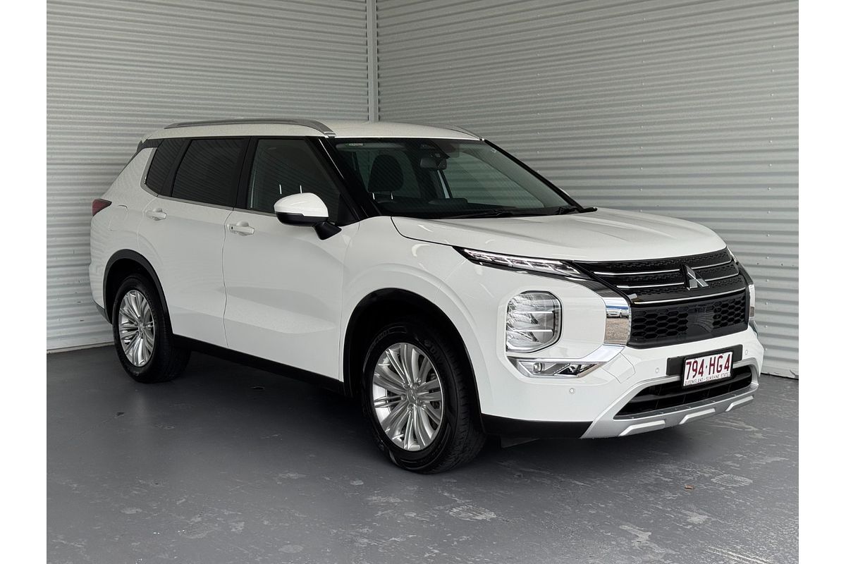 2023 Mitsubishi Outlander LS ZM