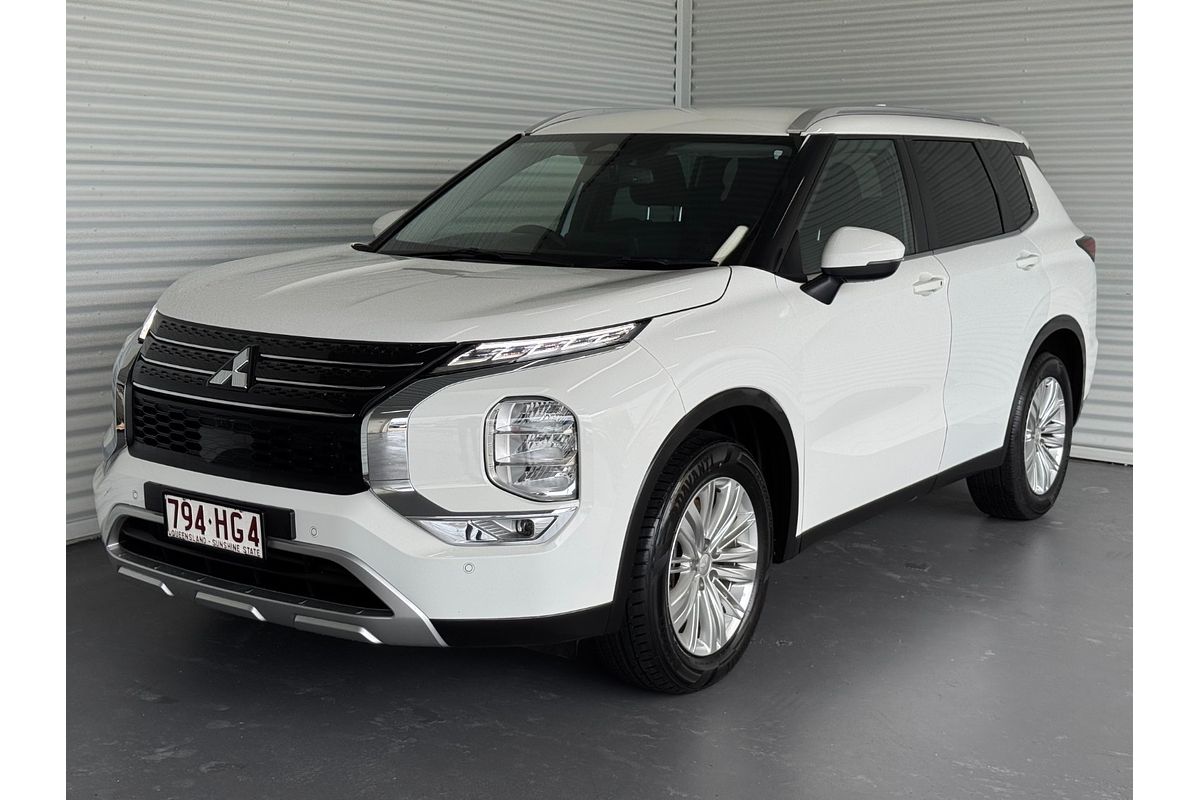 2023 Mitsubishi Outlander LS ZM