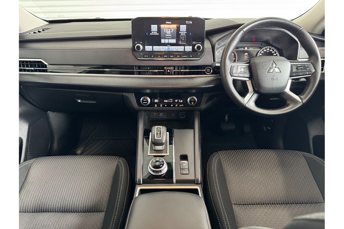 2023 Mitsubishi Outlander LS ZM