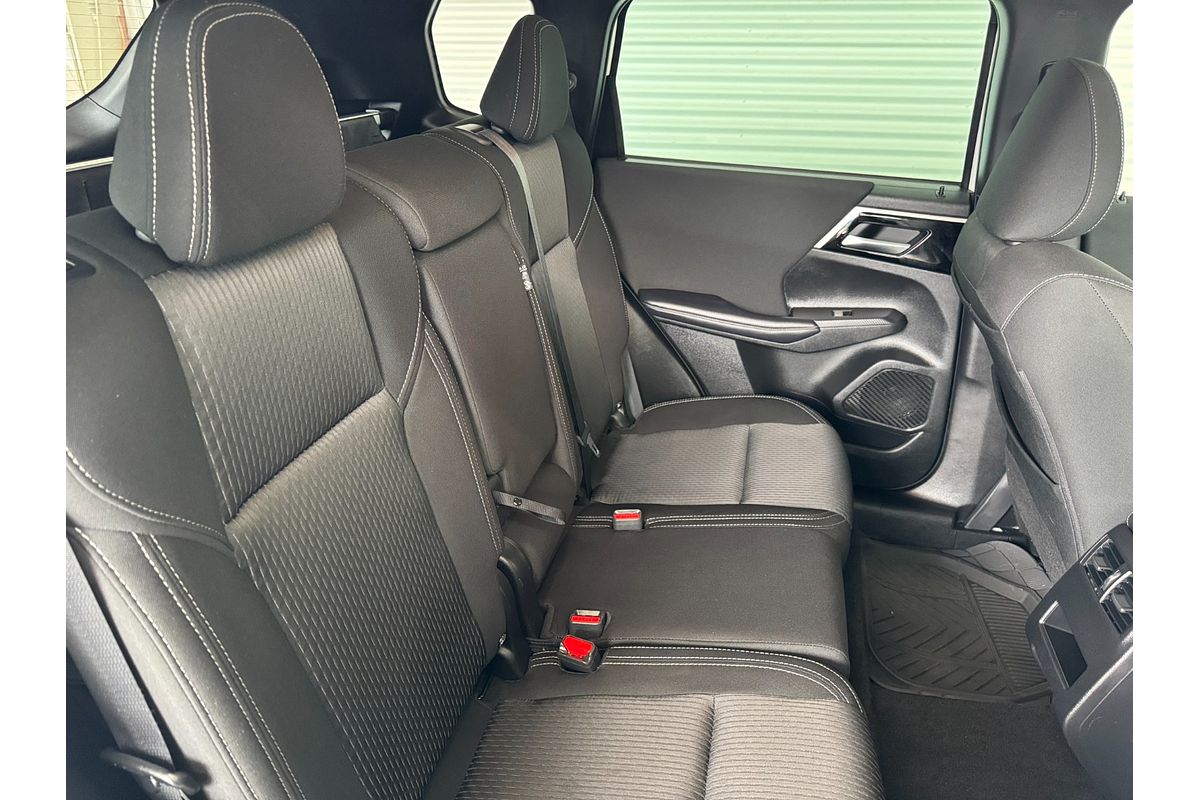 2023 Mitsubishi Outlander LS ZM