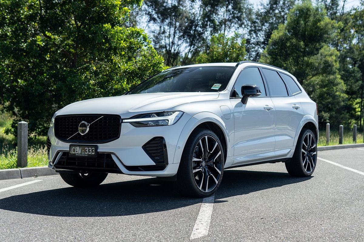 2022 Volvo XC60 Recharge Ultimate T8 Plug-In Hybrid