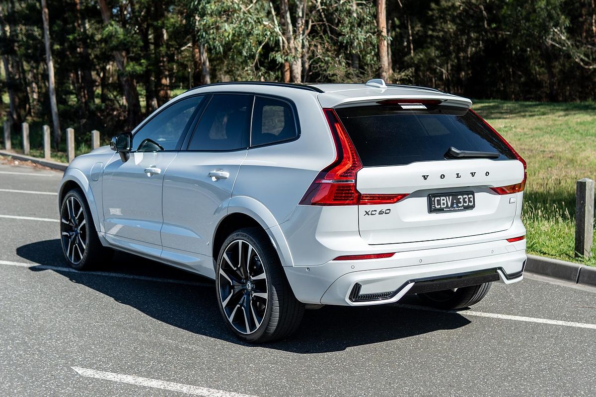 2022 Volvo XC60 Recharge Ultimate T8 Plug-In Hybrid