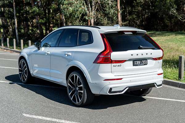 2022 Volvo XC60 Recharge Ultimate T8 Plug-In Hybrid