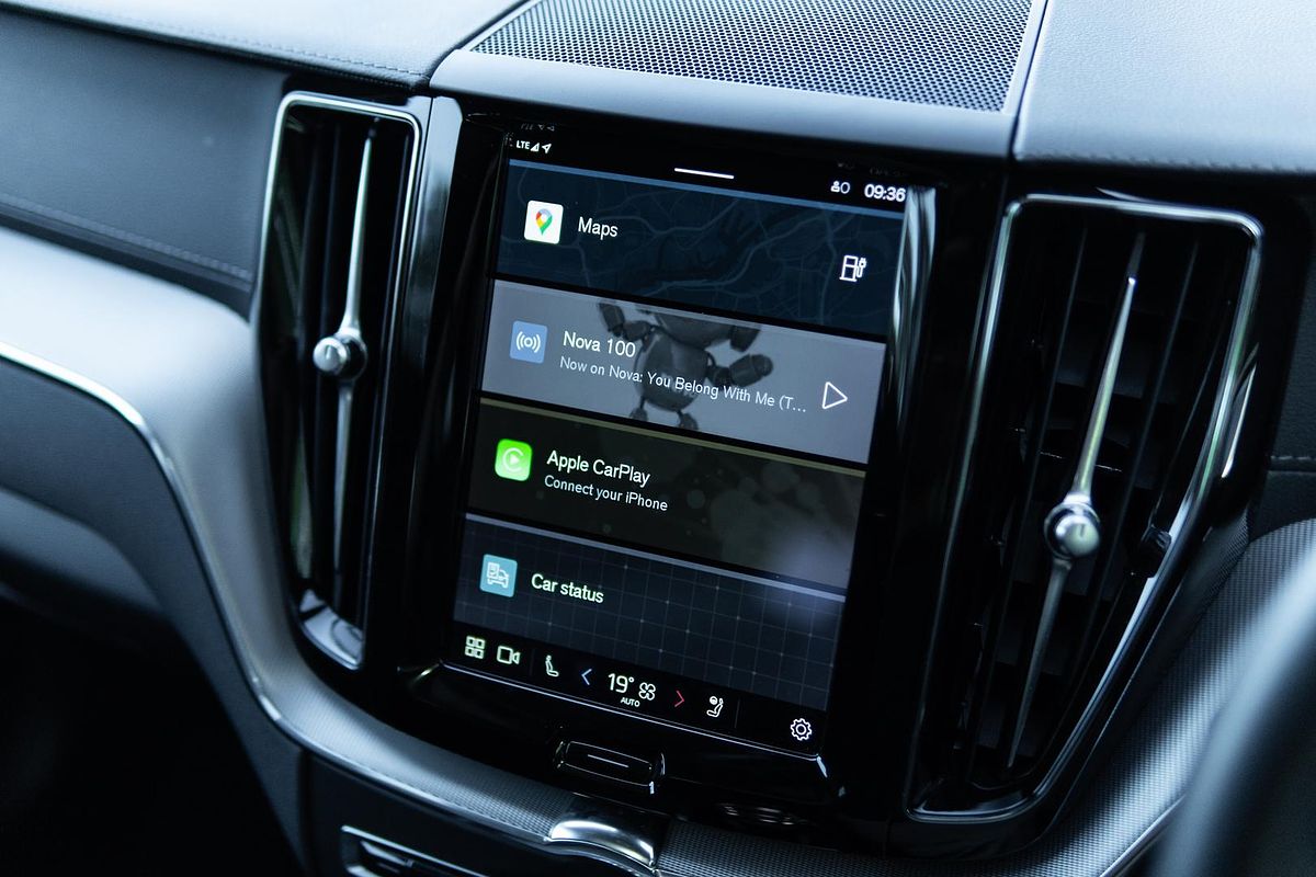2022 Volvo XC60 Recharge Ultimate T8 Plug-In Hybrid