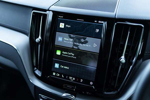 2022 Volvo XC60 Recharge Ultimate T8 Plug-In Hybrid