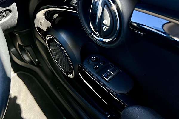 2021 MINI Hatch Cooper Classic F56 LCI