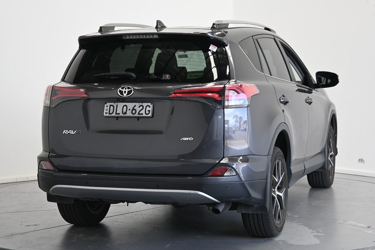 2017 Toyota RAV4 rav 3P349402B