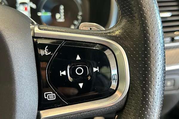2016 Volvo XC90 T8 R-Design