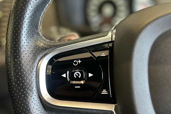 2016 Volvo XC90 T8 R-Design