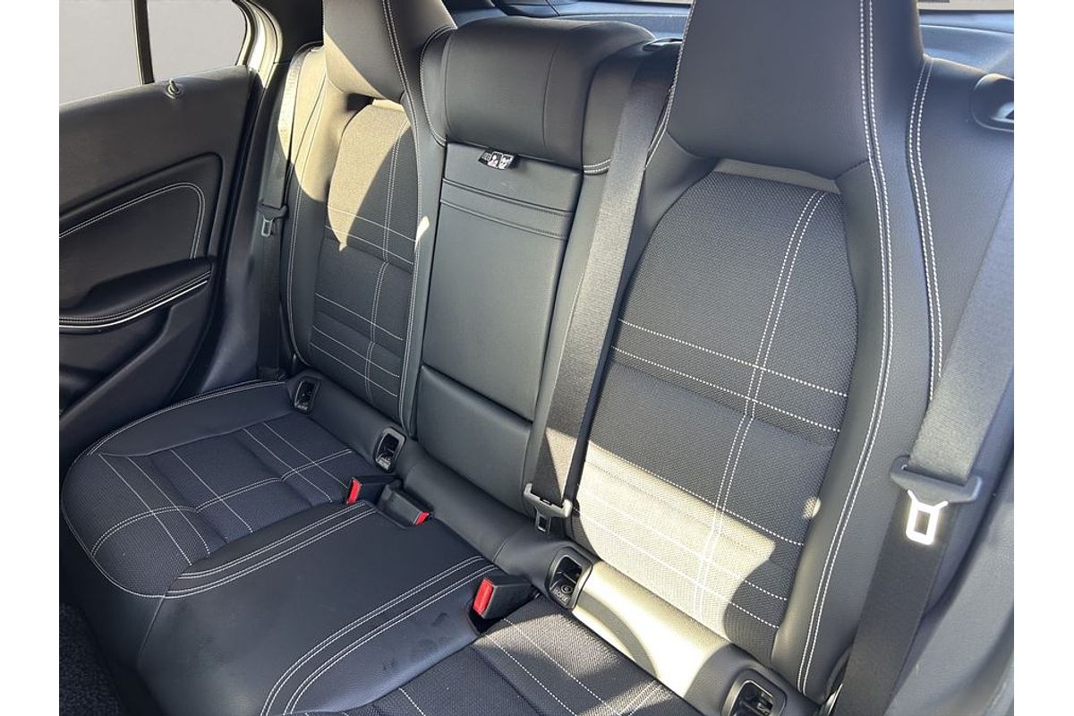 2013 Mercedes-Benz A180