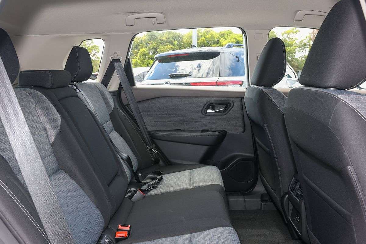 2024 Nissan X-TRAIL ST T33