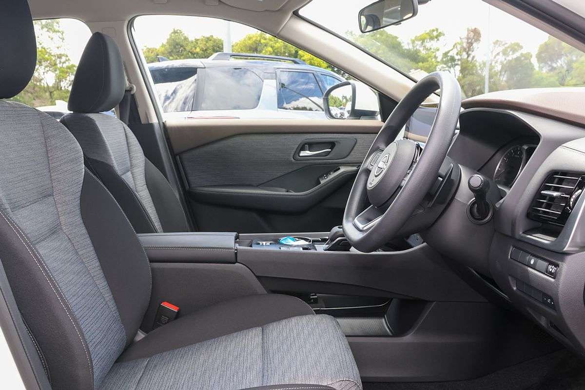 2024 Nissan X-TRAIL ST T33