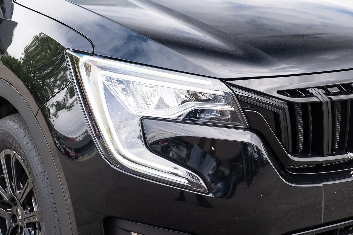 2024 Mahindra XUV700 AX7L Black Edition