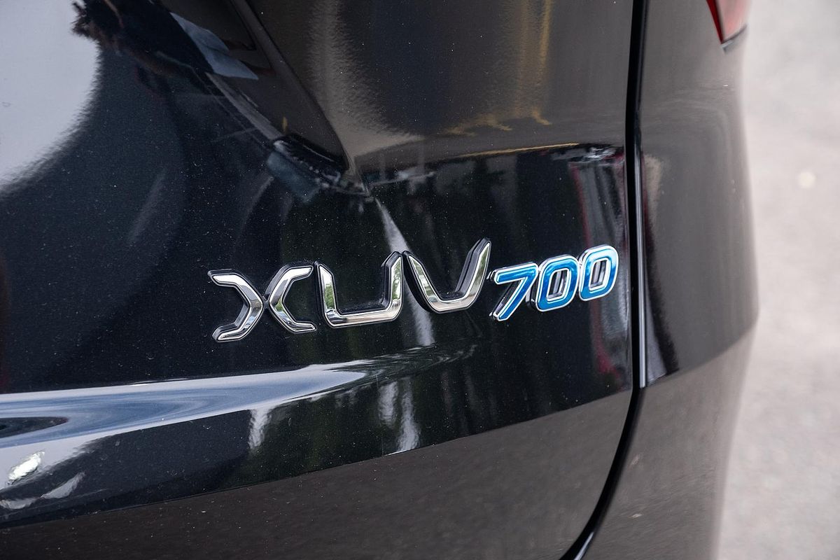 2024 Mahindra XUV700 AX7L Black Edition