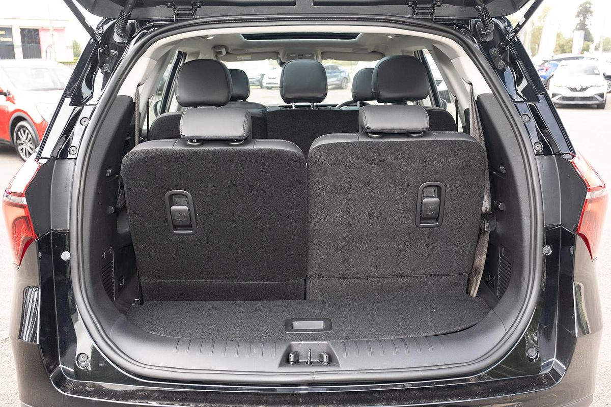 2024 Mahindra XUV700 AX7L Black Edition