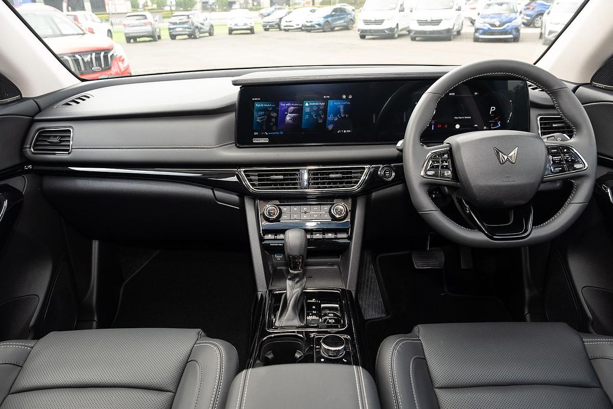 2024 Mahindra XUV700 AX7L Black Edition