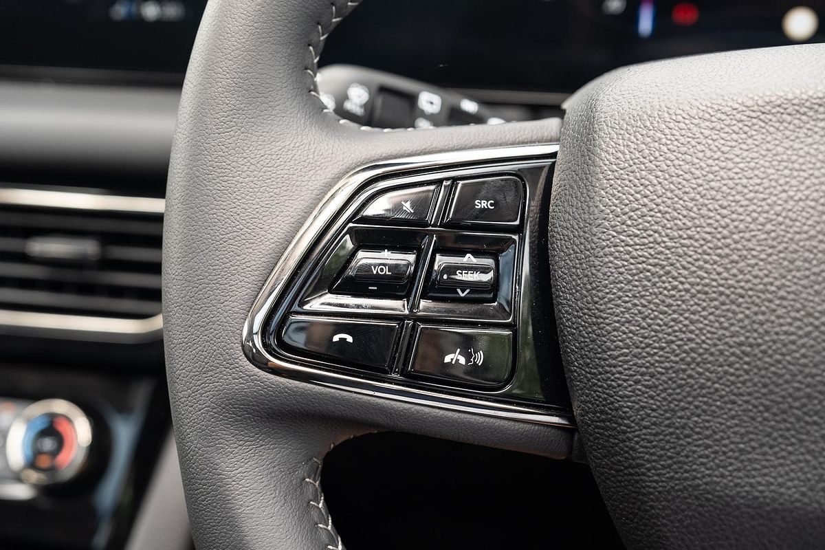 2024 Mahindra XUV700 AX7L Black Edition