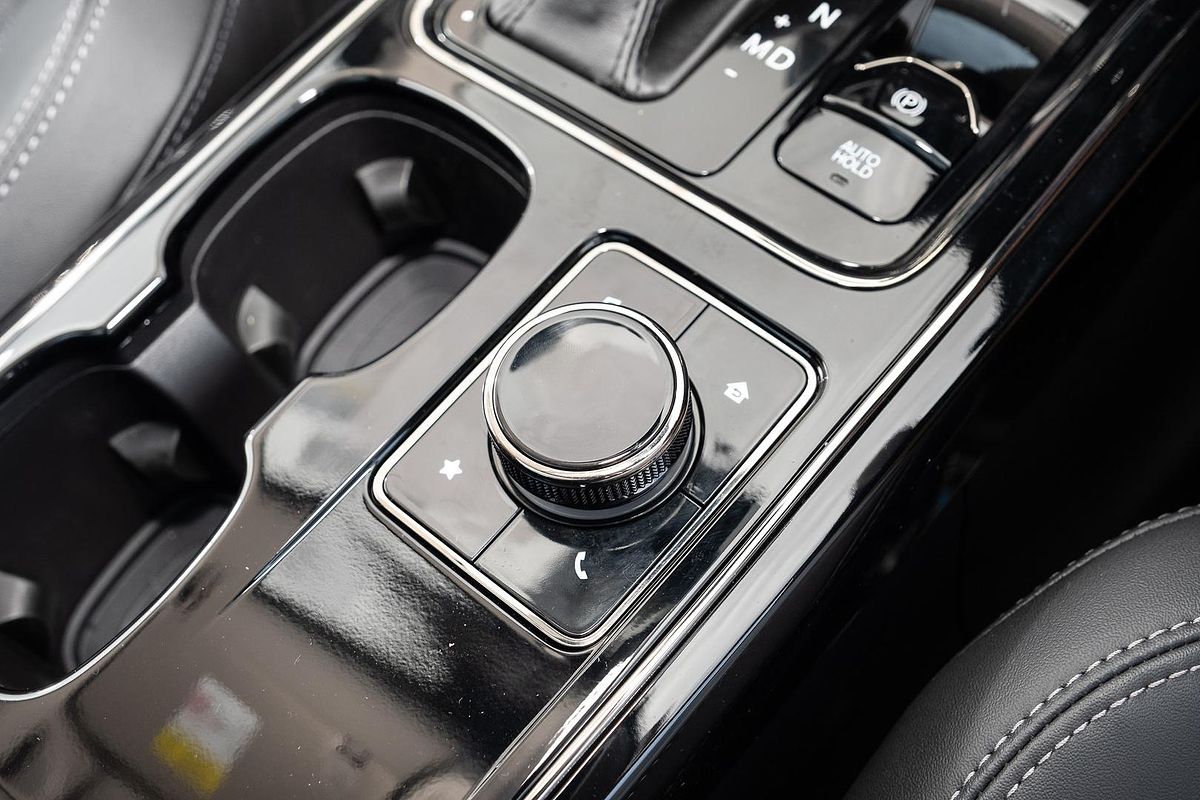 2024 Mahindra XUV700 AX7L Black Edition