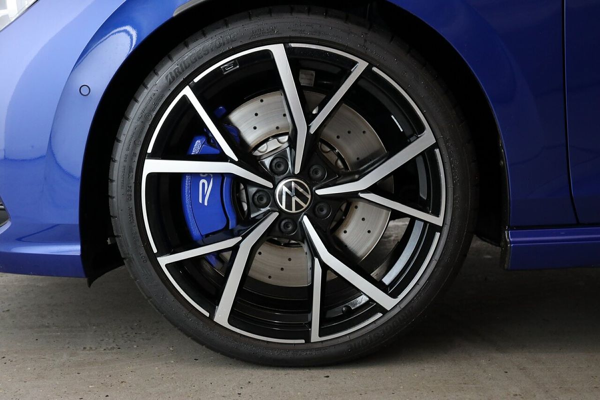 2024 Volkswagen Golf R 8