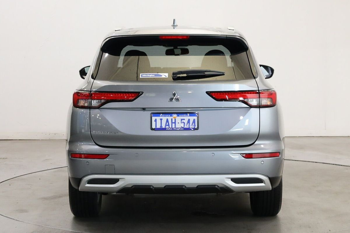 2023 Mitsubishi Outlander LS ZM