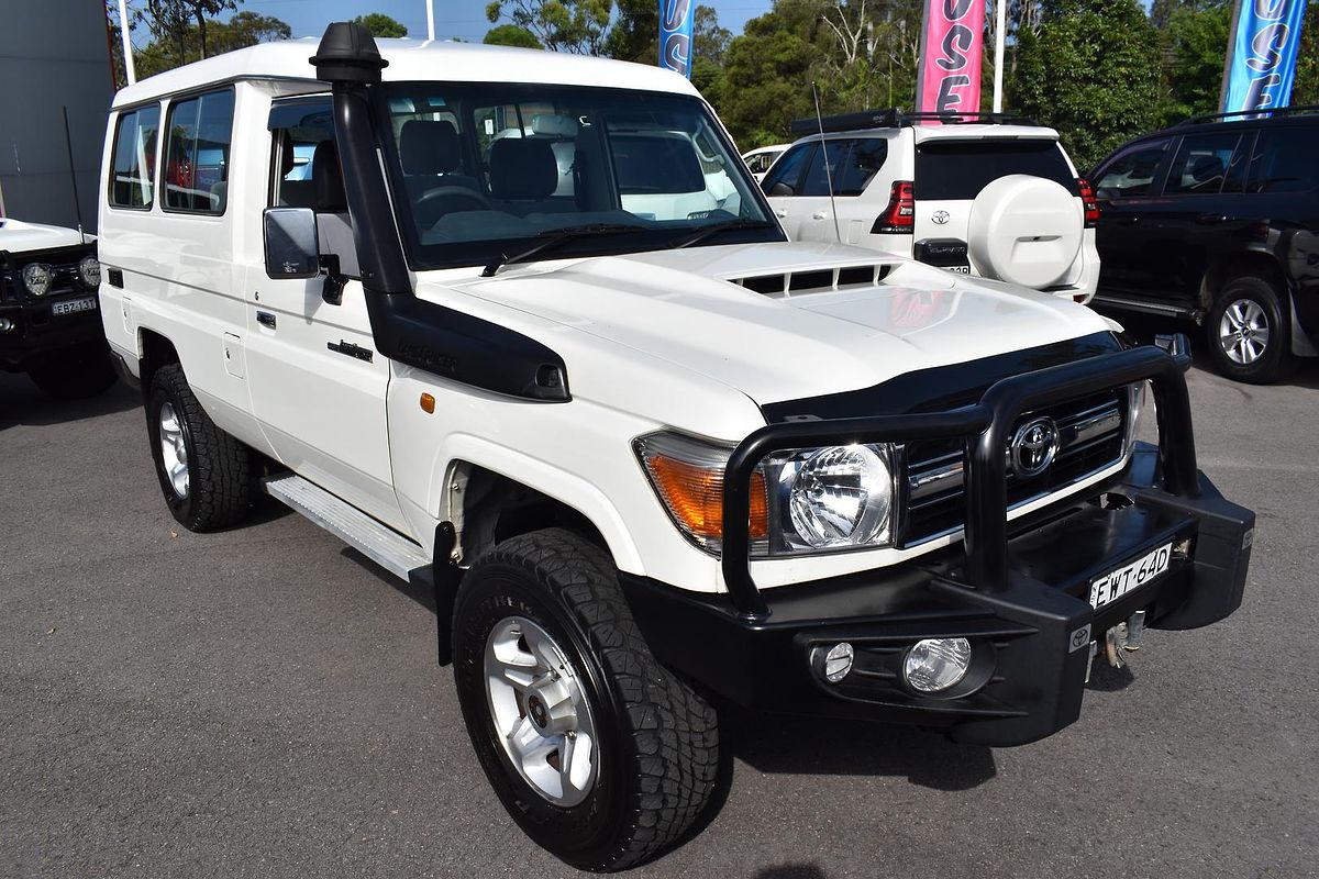 2017 Toyota Landcruiser GXL Troopcarrier VDJ78R