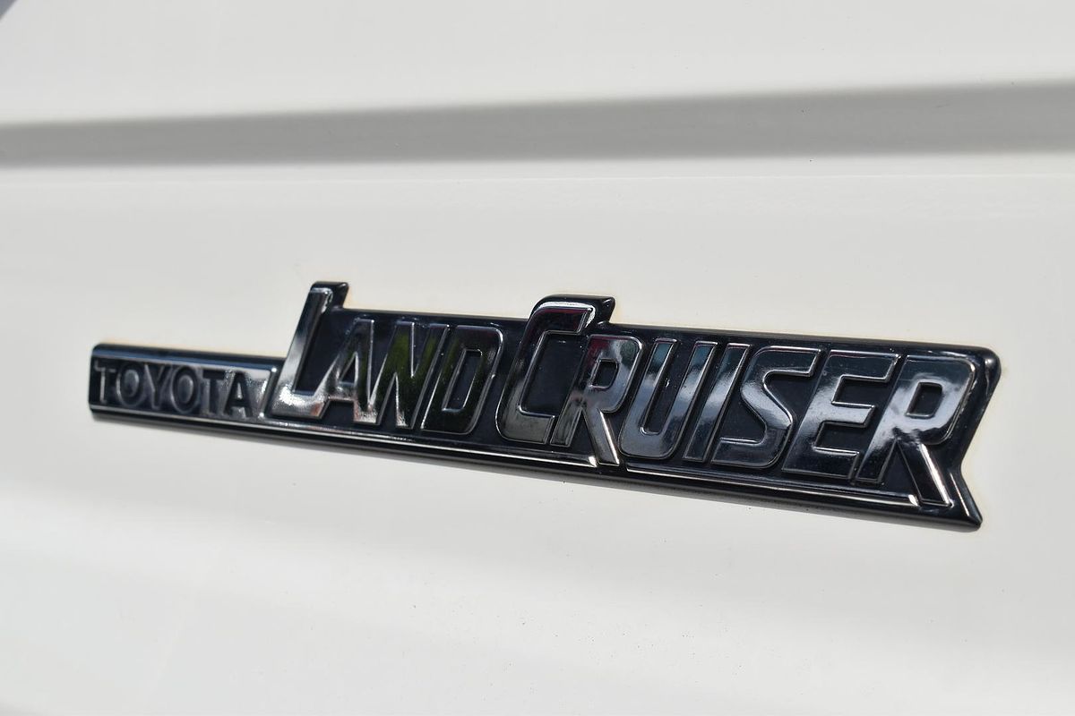 2017 Toyota Landcruiser GXL Troopcarrier VDJ78R
