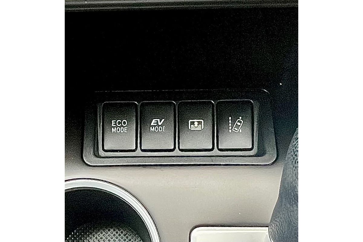 2016 Toyota Camry Atara SL AVV50R