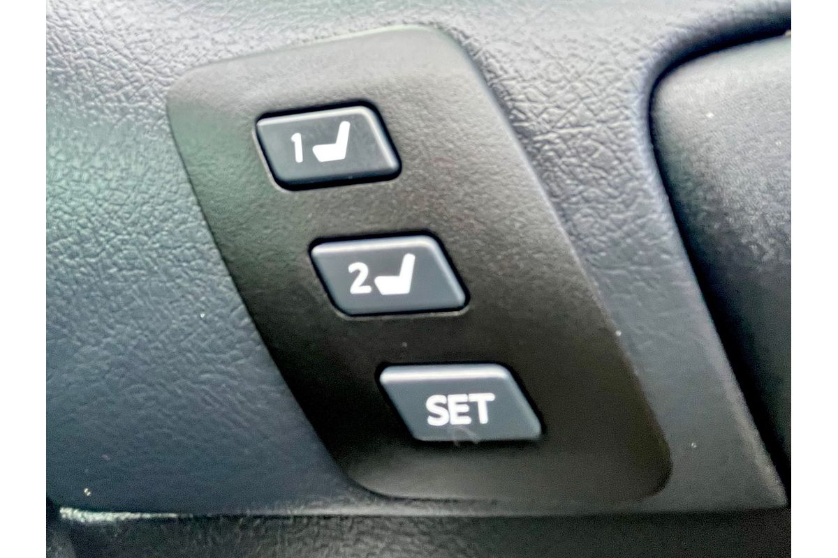 2016 Toyota Camry Atara SL AVV50R