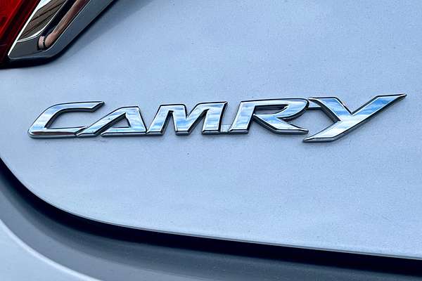 2016 Toyota Camry Atara SL AVV50R
